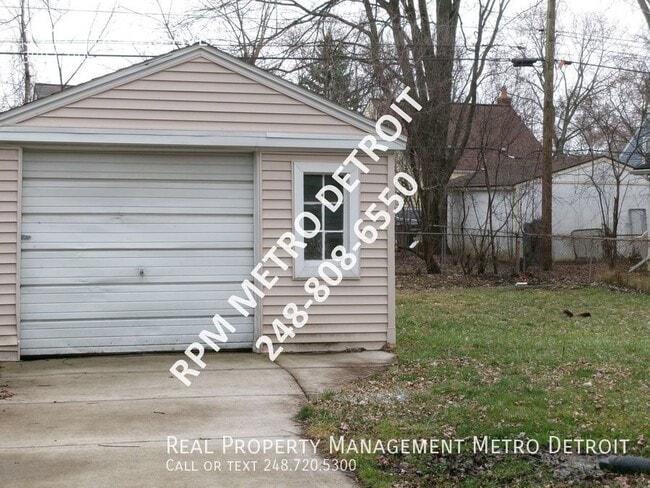 Building Photo - 3912 Thomas Ave