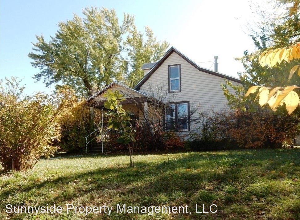 Primary Photo - 3 br, 1 bath House - 642 University Ave.