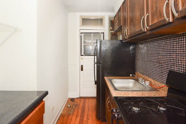 Foto del edificio - 547 W Surf St