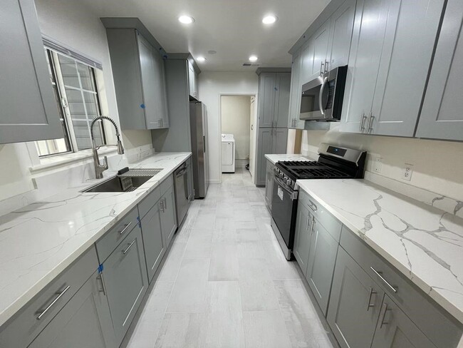 Building Photo - 21122 Avenue San Luis