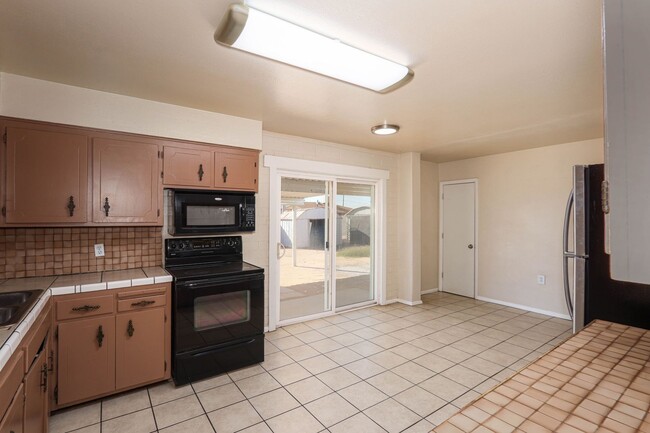 Building Photo - 4 Bedroom 2 bath in Heart of Casa Grande