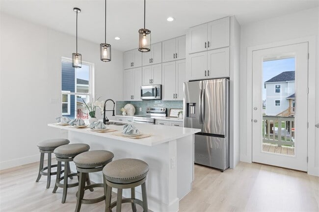 Building Photo - 25206 Sausalito Dr