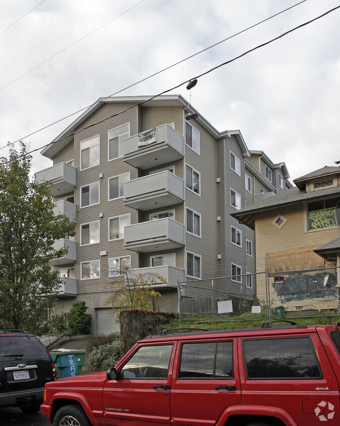 Building Photo - Hillside 411