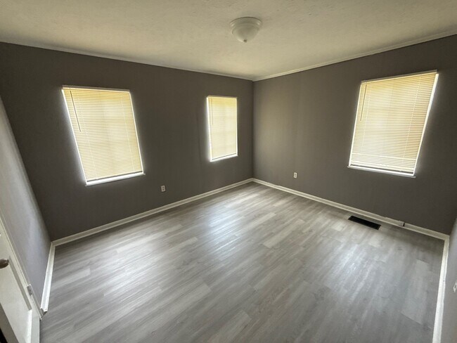 Foto del edificio - 912 Lindsey Dr