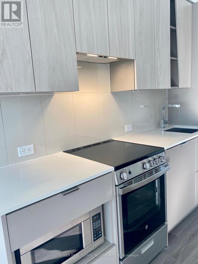 Photo du bâtiment - 3883-3883 Quartz Rd
