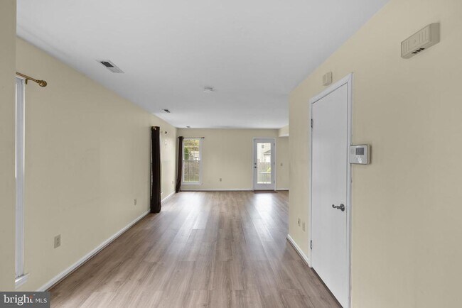 Foto del edificio - 3811 Ernst Dr