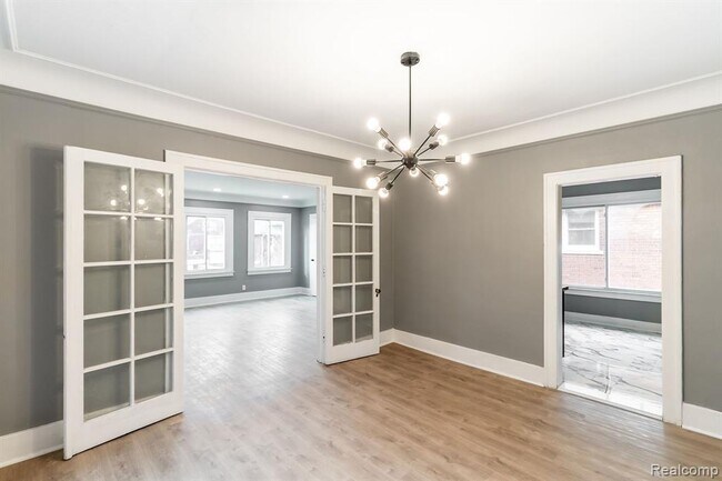 Building Photo - 3039 Calvert Ave