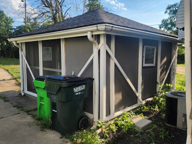 Building Photo - Charming 3-Bedroom Property $1500/month + ...