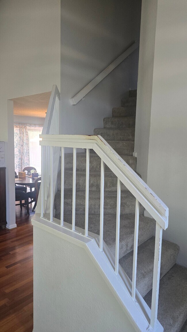 Foto del edificio - 3464 Ridgecrest Dr