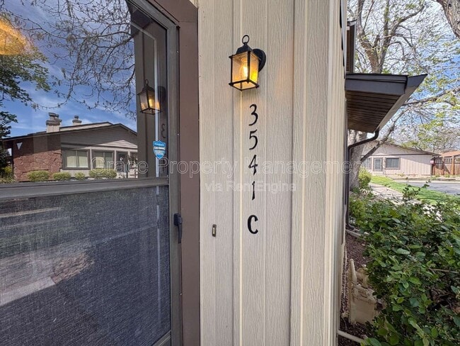 Photo - 3541 S Kittredge St Townhome