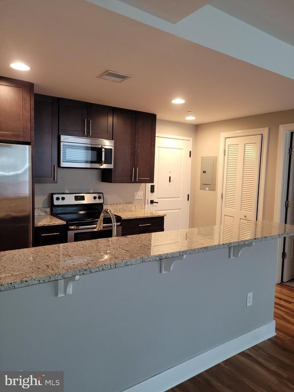 Building Photo - 231 State St