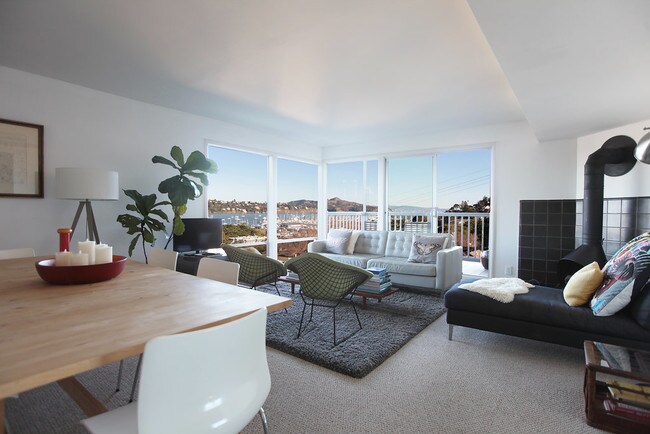 Sala de estar principal con terraza - 434 Napa St