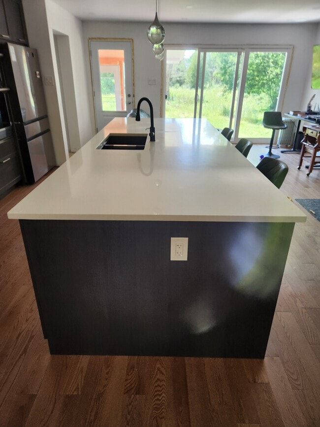 Building Photo - 621 John Kennedy Way