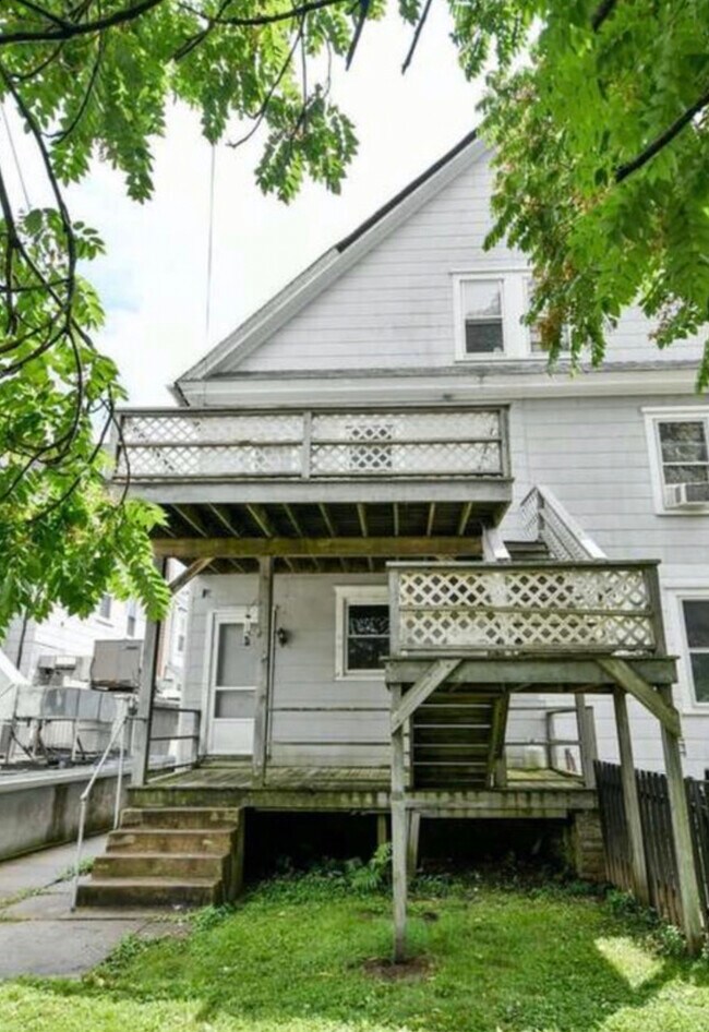 17 E Glenside Ave Unit 1, Glenside, PA 19038 Apartments in Glenside