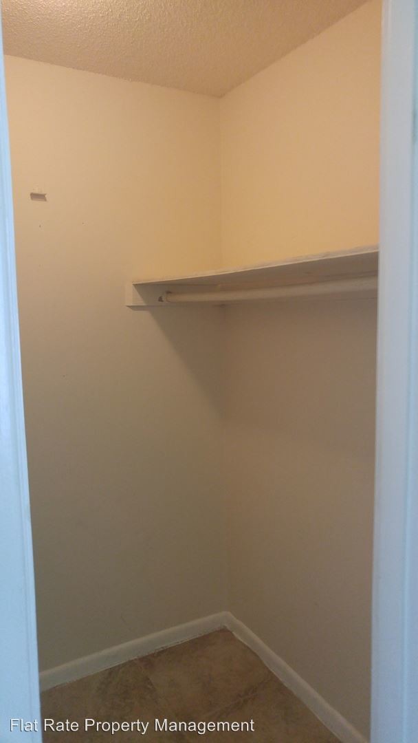 Building Photo - 11600 Mendel Dr