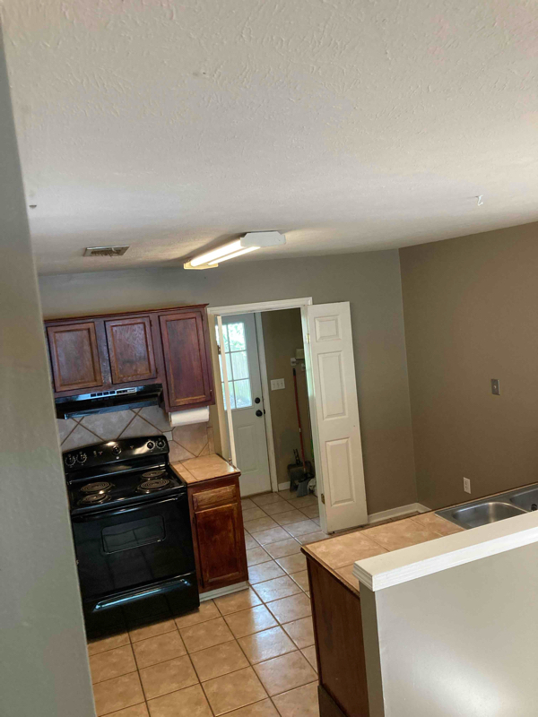 Foto del edificio - 1208 Barnett Bend Cir