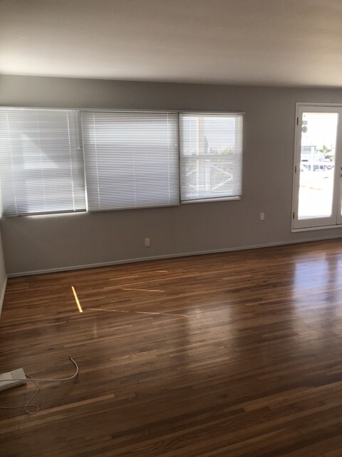 Building Photo - 311 Avenue H
