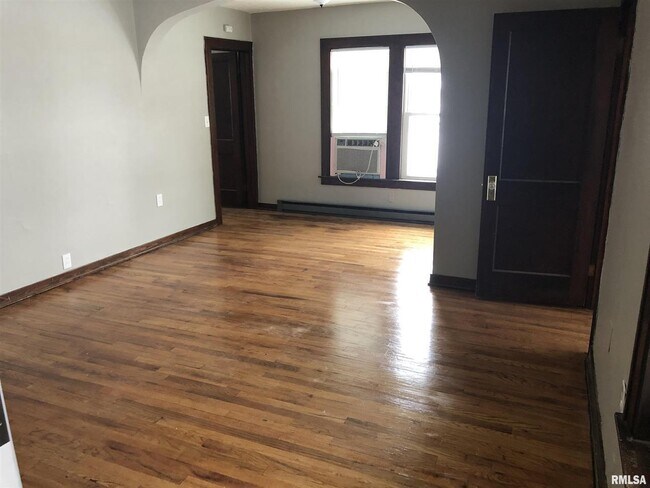 Foto del edificio - 209 E 10th St