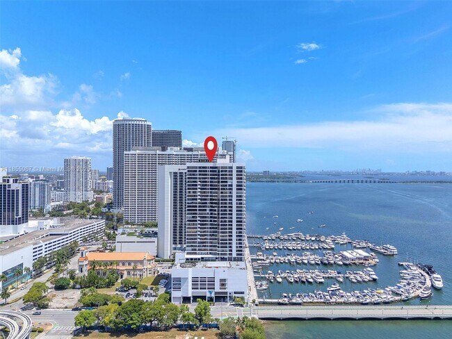 Foto del edificio - 555 NE 15th St
