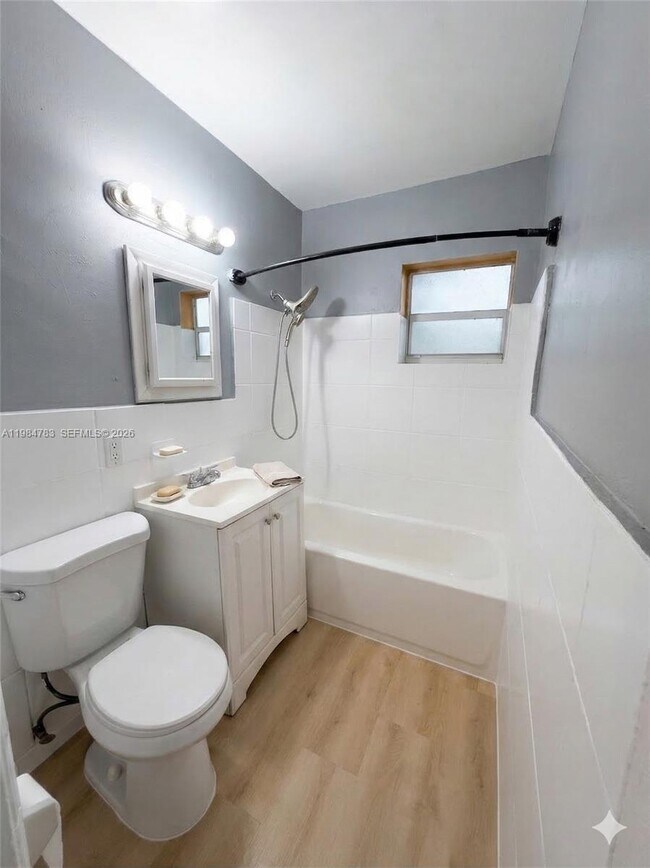 Foto del edificio - 730 NW 4th Ave