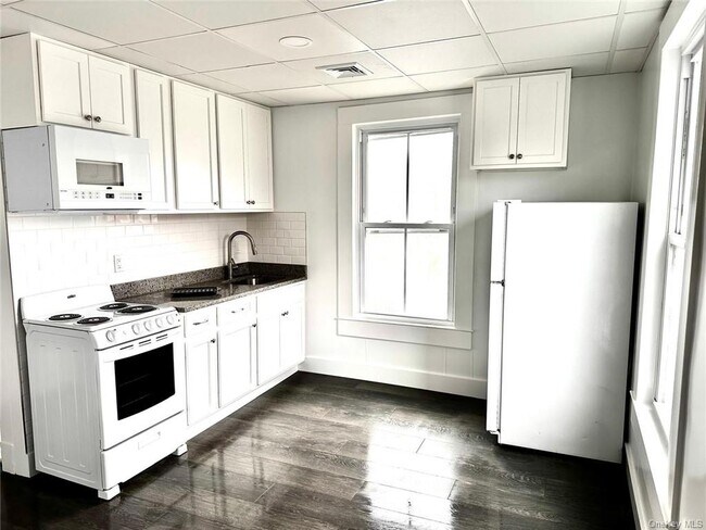 Building Photo - 53 Gleneida Ave