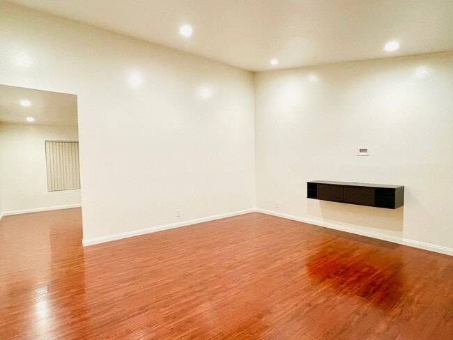 Foto del edificio - Charming Cul-de-Sac Home for Lease in Cerr...