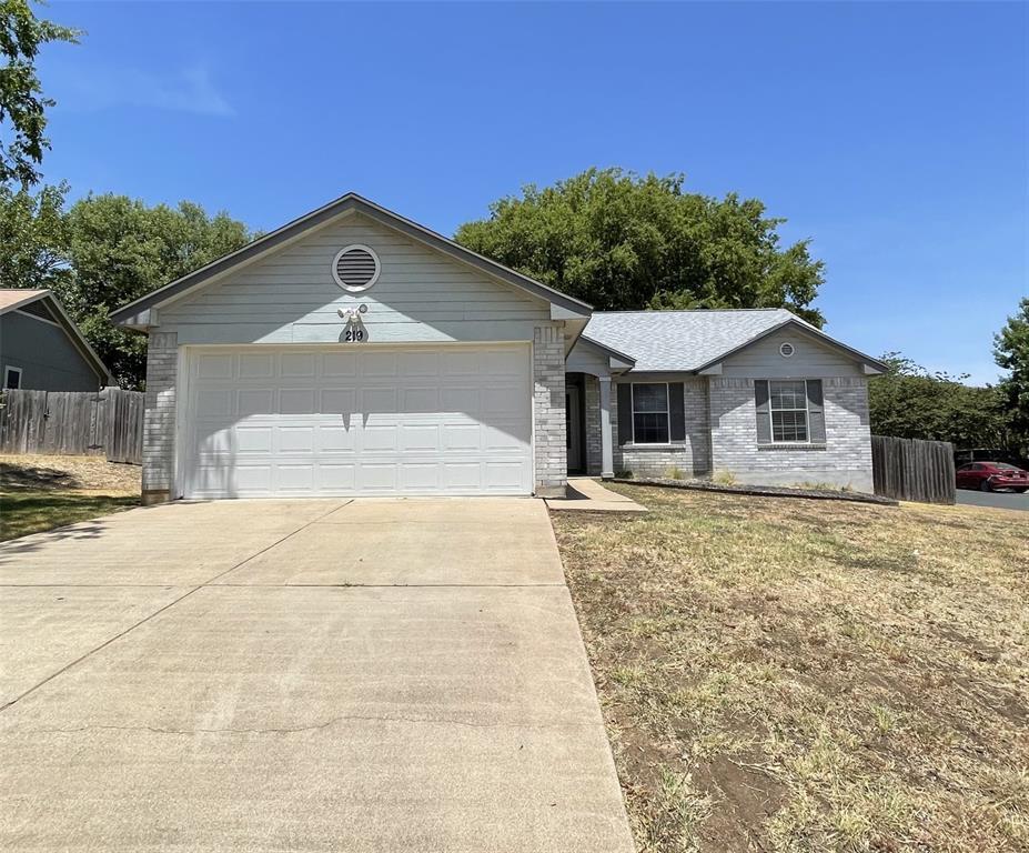Foto principal - 219 Crystal Knoll Blvd