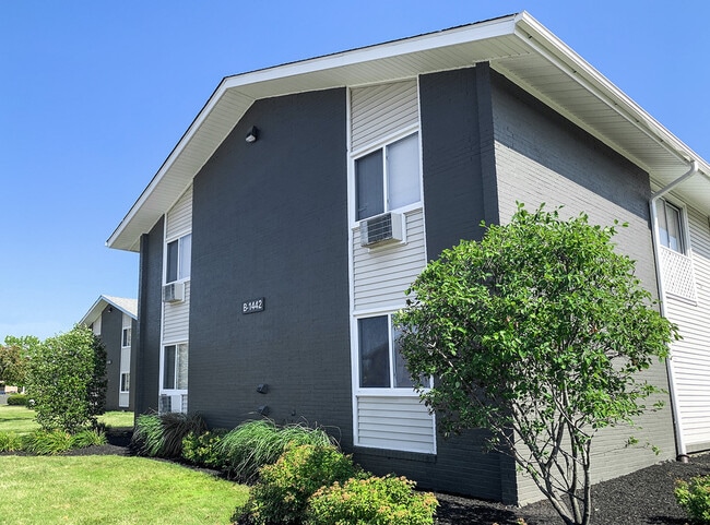 Building Photo - Pepperwood Townhomes & Gardens