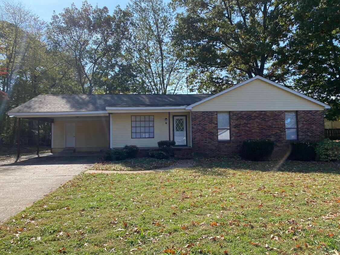 Primary Photo - 31 Leewood Cv