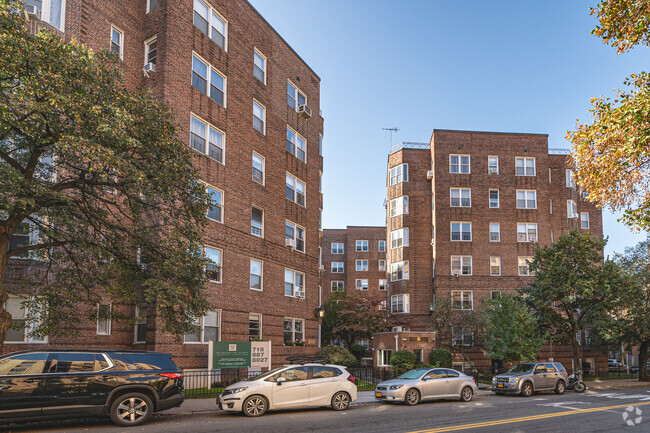 Building Photo - Washington Plaza Apartments