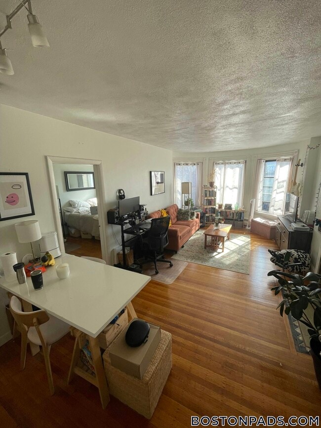 Foto del edificio - 922 Beacon St