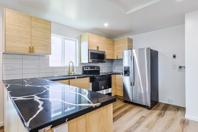 Foto del edificio - 4523 E 55th St