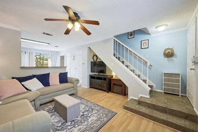 Building Photo - 11901 Swearingen Dr