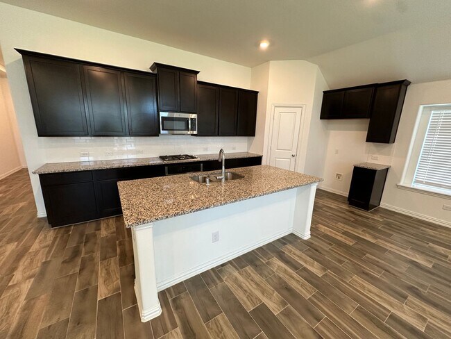 Foto del edificio - 4/2/2 Beautiful Home located in North Denton