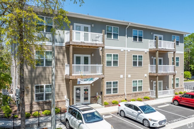 Seahawk Cove - Seahawk Cove Apartments