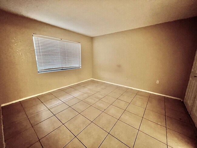 Foto del edificio - One Bed One bath unit in Garden Walk