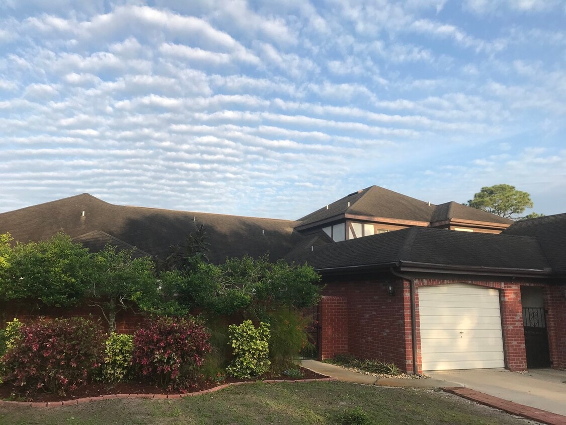 Primary Photo - 2032 N Carpenter Rd