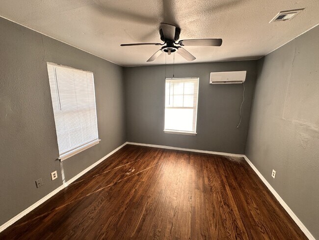 Building Photo - "Charming 2-Bedroom North Tulsa Home with ...