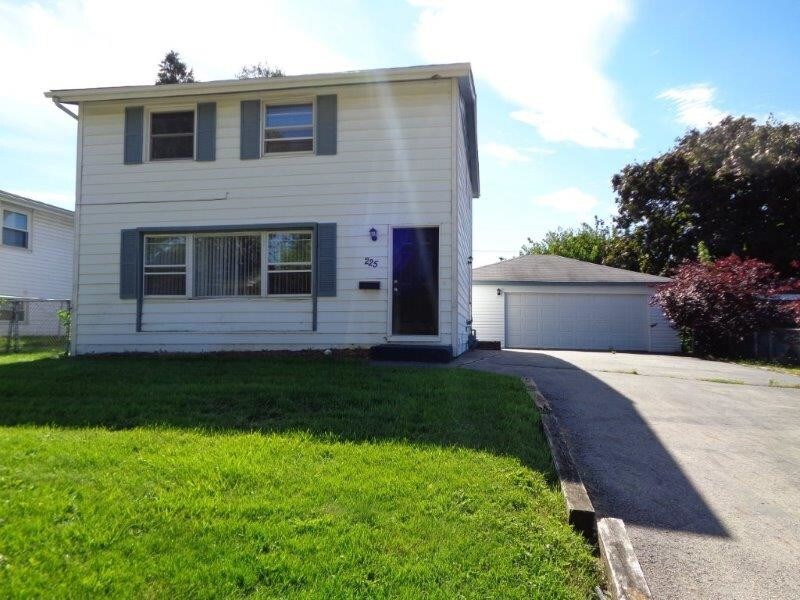 225 Sioux Ave Carpentersville, IL 60110 House Rental in