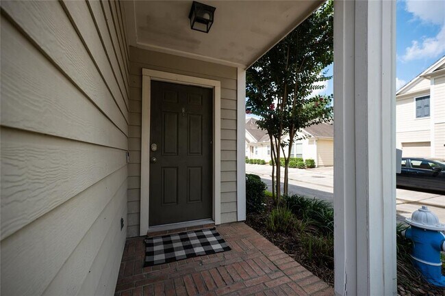 Foto del edificio - 7022 Plum Creek Trail Ln