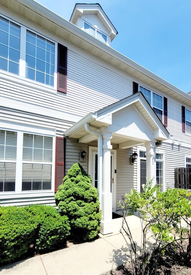 Foto del edificio - 2592 Hillsboro Blvd