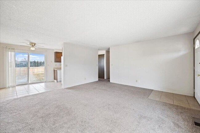 Building Photo - 4601 Mallard Ct