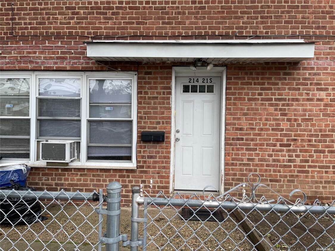 Foto principal - 214-21 Hillside Ave.