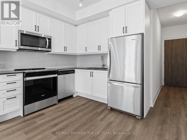 Building Photo - 10 Gatineau Dr