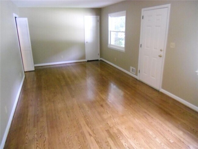 Foto del edificio - 2604 Princess Ln SE