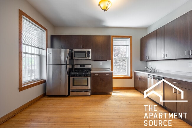 Photo - 3110 W Fullerton Ave Apartment