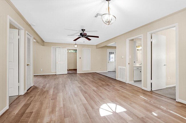 Building Photo - 4967 Lazy Ln