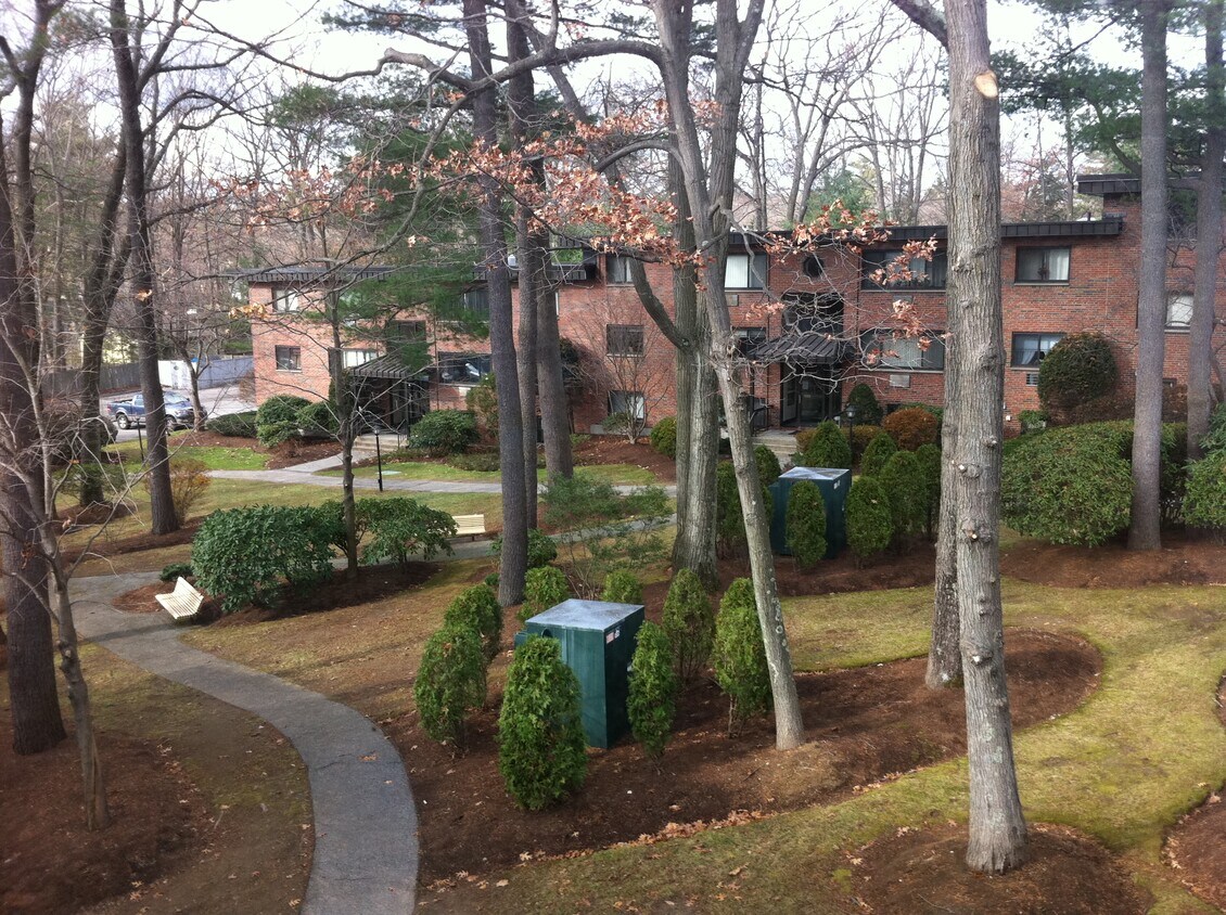 Foto principal - 1323 Worcester Rd