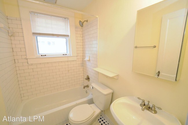 Building Photo - 423 Clairemont Ave