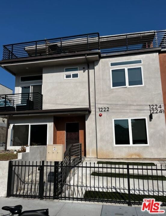 Foto principal - 1222 Alexandria Ave